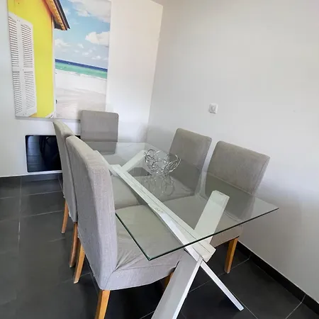 Holidays Apartment *